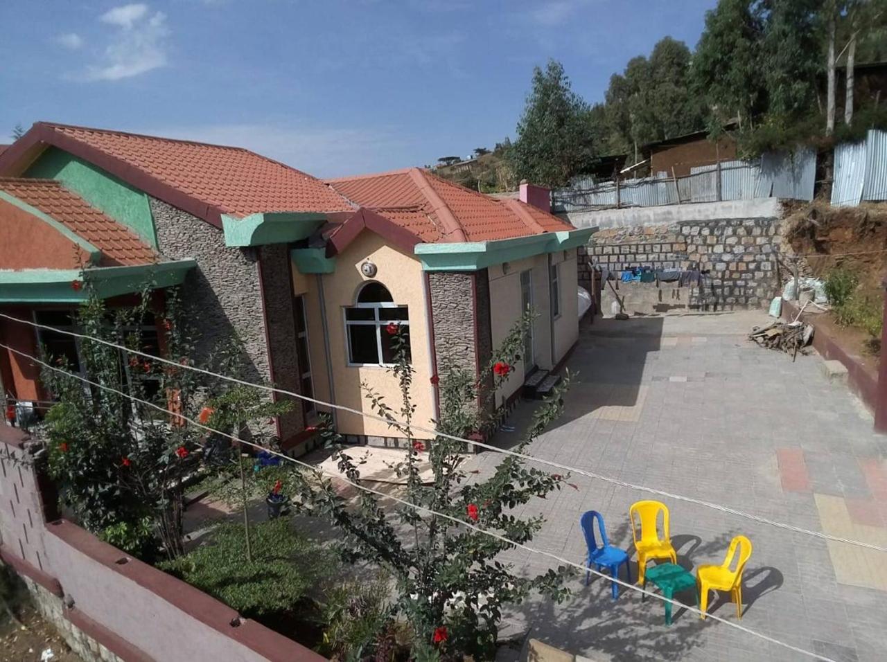 Gondar Backpackers Ostello Esterno foto
